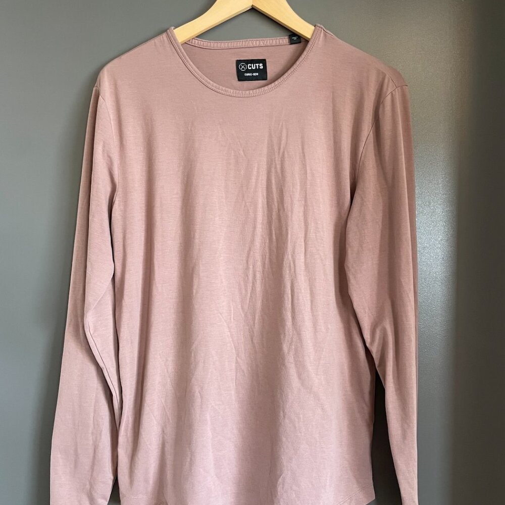 CUTS CLOTHING AO Mens Universal Long Sleeve Curve-Hem Tee Mountain Mist Size M